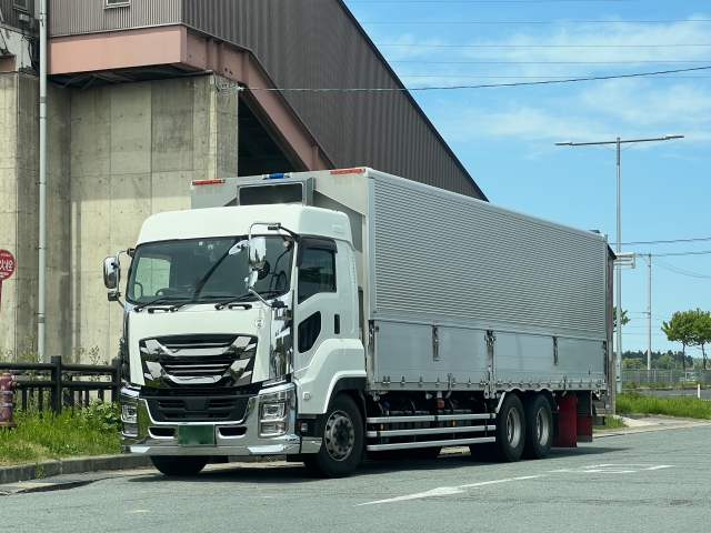 トラック輸送