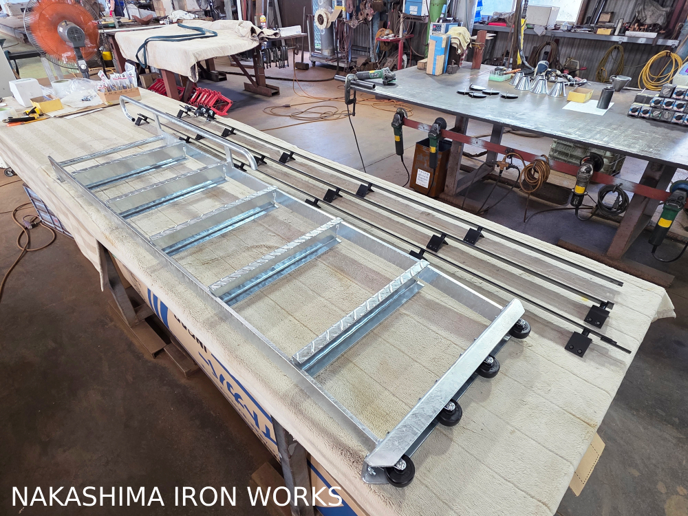 本棚のスライドハシゴ