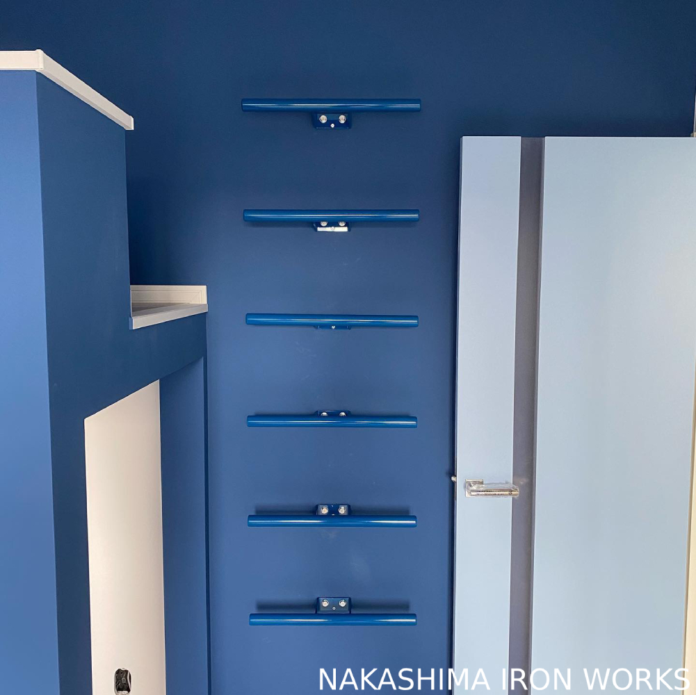 ブルーの壁紙にブルーのエルエルスーパー