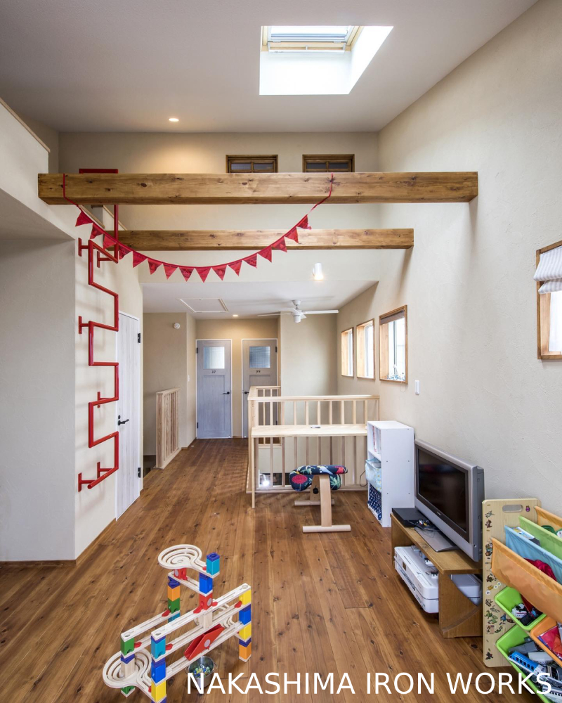 子ども部屋にあるヒトフデハシゴ