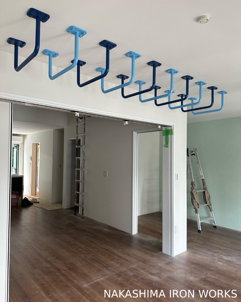 ツートンカラーの雲梯