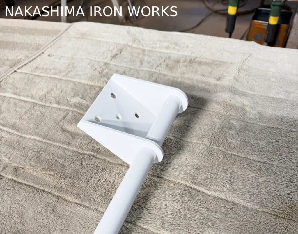 懸垂バーの取付金具の拡大写真